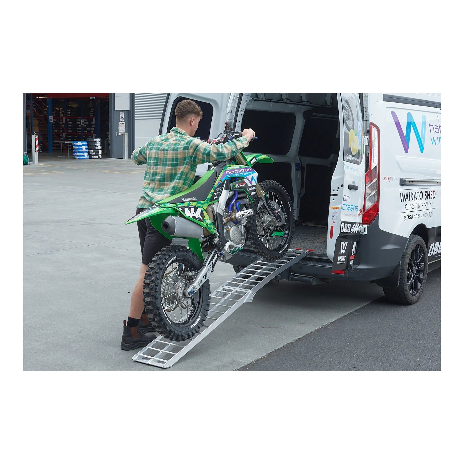 WHITES 002 ALLOY RAMP FOLDING 226X30c 340kg rated X-Barstyle - Image 3